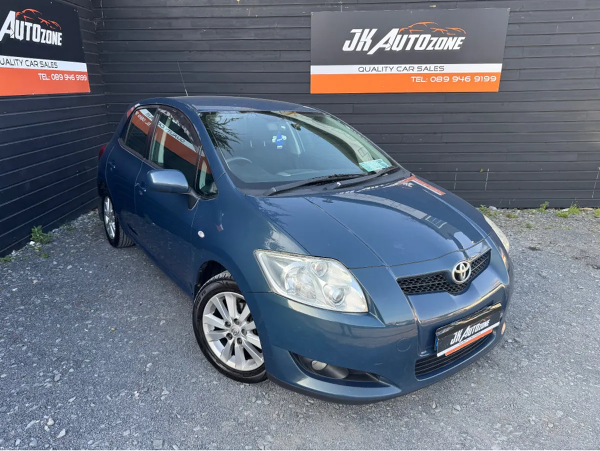 Toyota Auris 1.4 5DR LUNA - Image 1