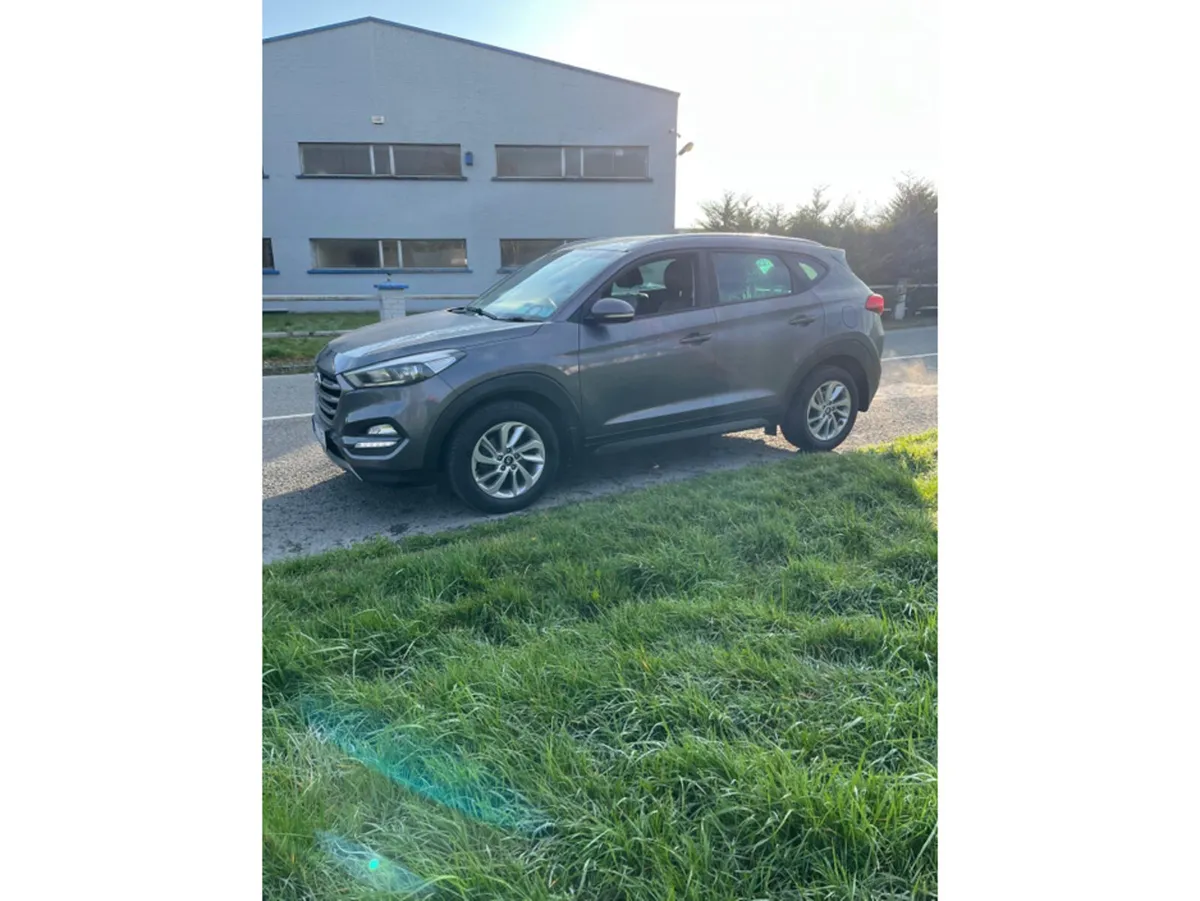 Hyundai Tucson EXECUTIVE 5DR - Image 3