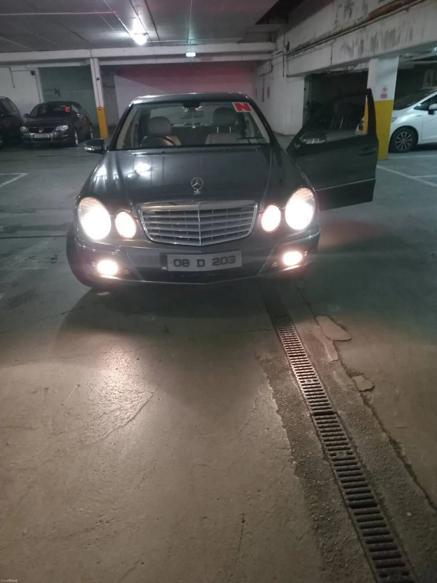 Mercedes-Benz E-Class 2008 - Image 1