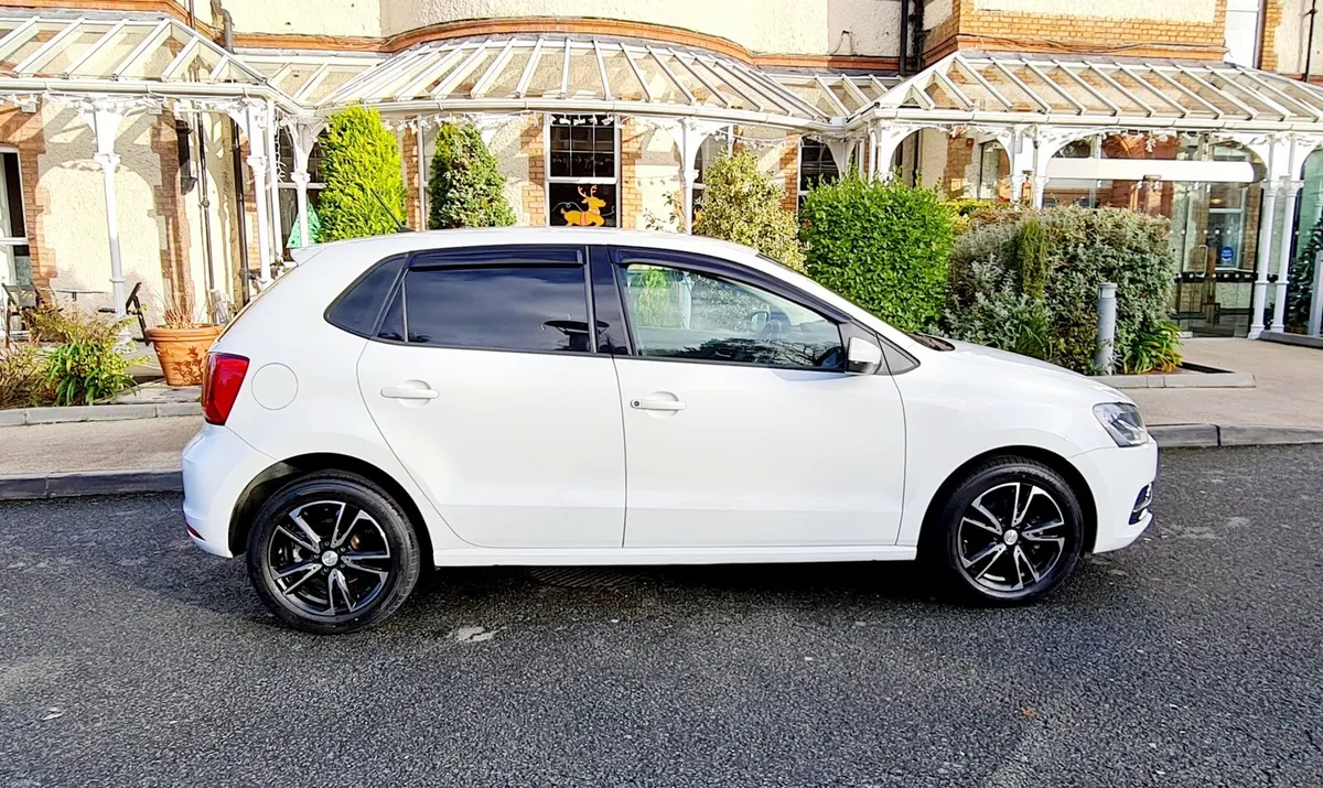 Stunning VW Polo 1.2 Automatic Comfortline Plus - Image 4