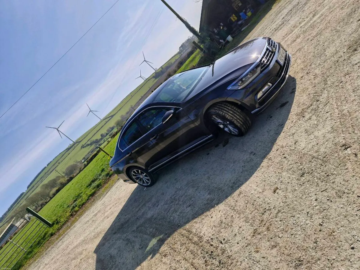 Volkswagen Passat - Image 1