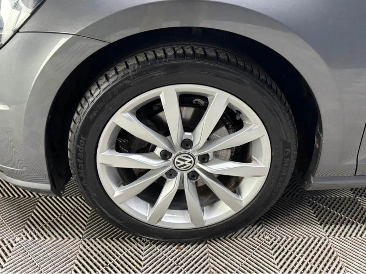 Volkswagen Golf HIGHLINE 1.6 TDI MANUAL 5SPEED 5DR - Image 4