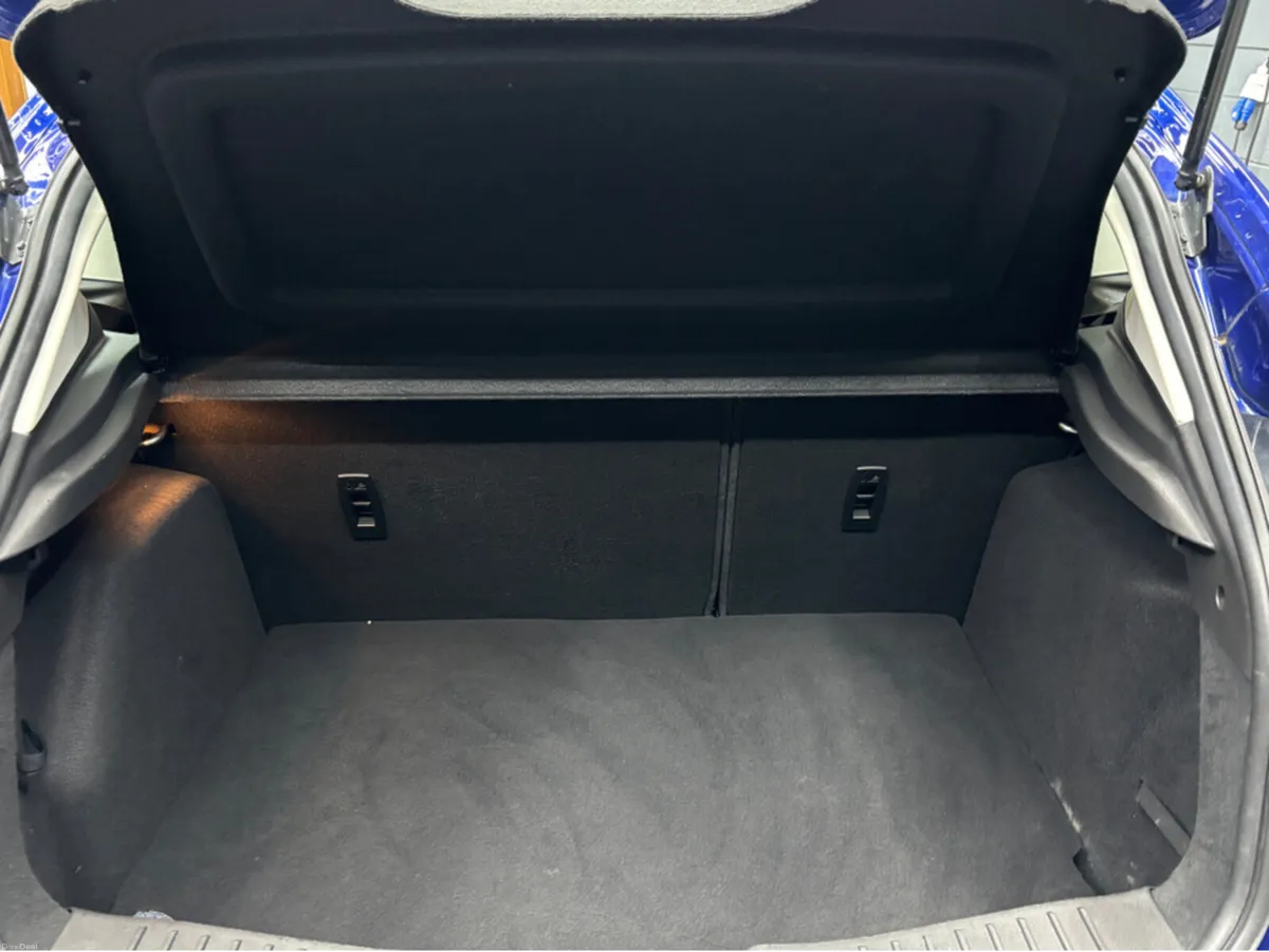 Ford Focus STYLE 1.5 TD 95PS 6SPEED 4 4DR - Image 3