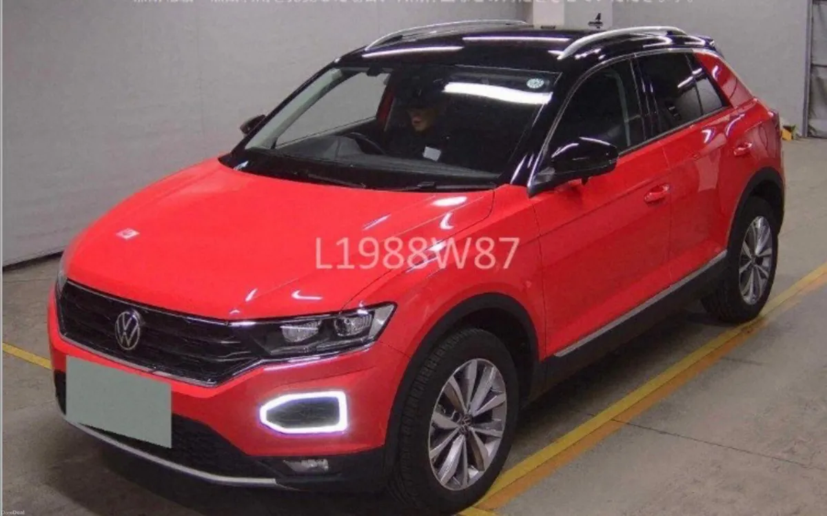 Vw T-ROC STYLE DESIGN,1.5 petrol,Automatic,LOW KM - Image 2