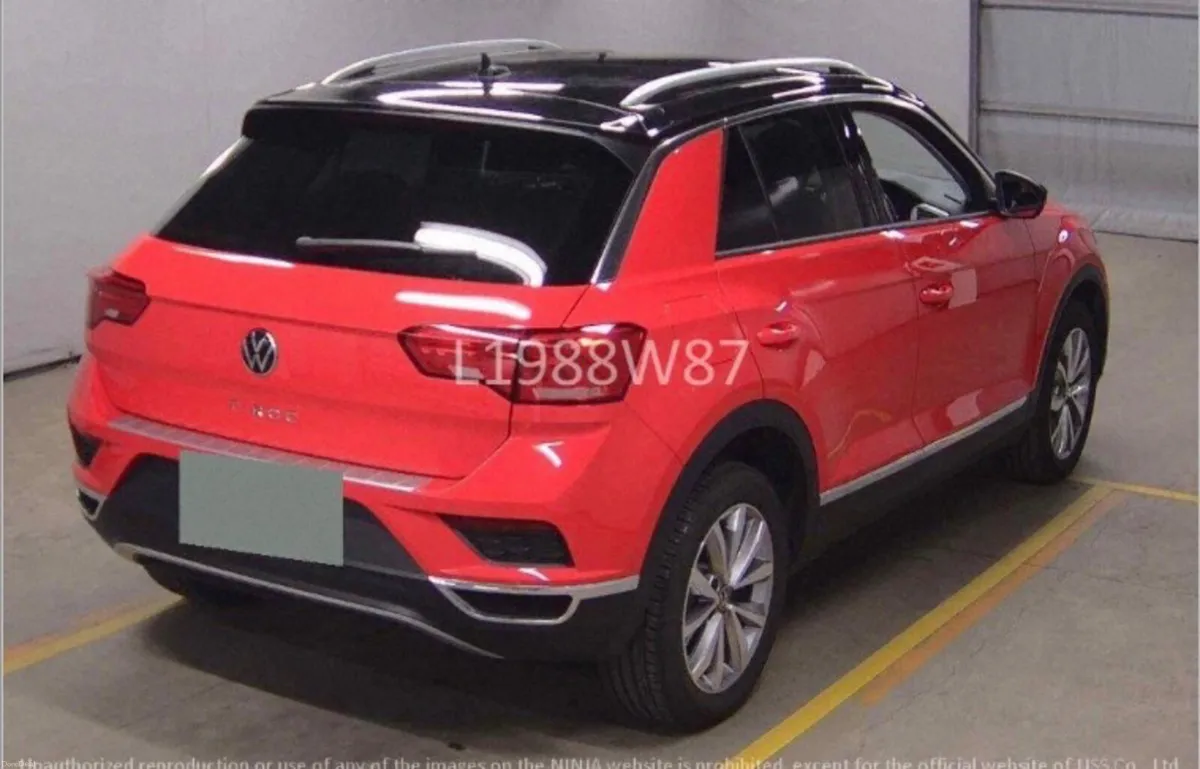 Vw T-ROC STYLE DESIGN,1.5 petrol,Automatic,LOW KM - Image 3
