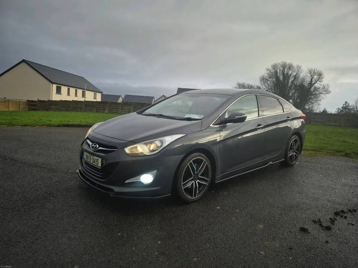 Hyundia i40 diesel low km - Image 2