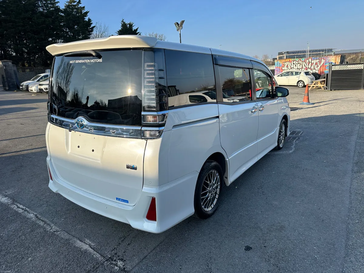 2021 TOYOTA VOXY 1.8L HYBRID LOW MILES FRSH NCT - Image 4