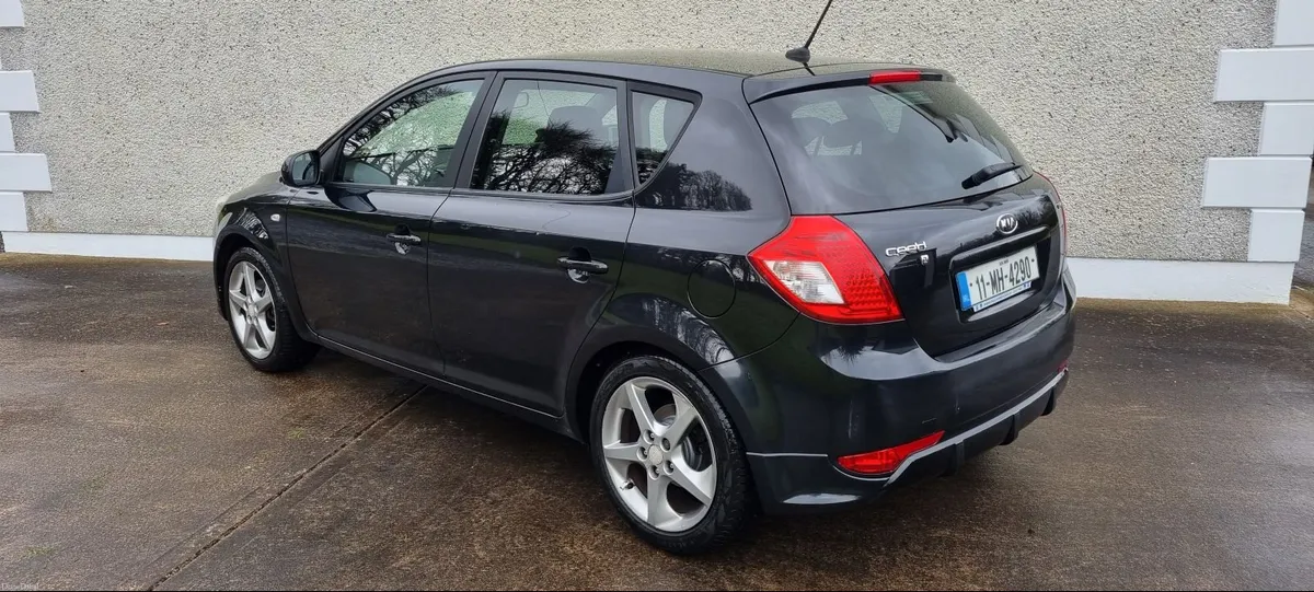 11 Kia Ceed 1.6 CRDi Automatic -Just passd NCT - Image 3