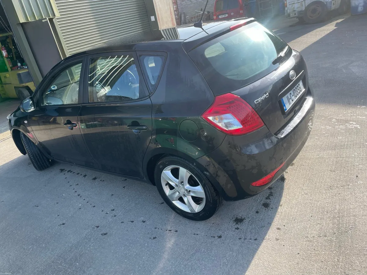 Kia Ceed 2011 - Image 4