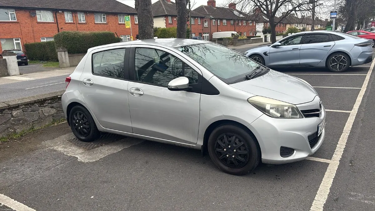 Toyota Yaris 2012 - Image 4