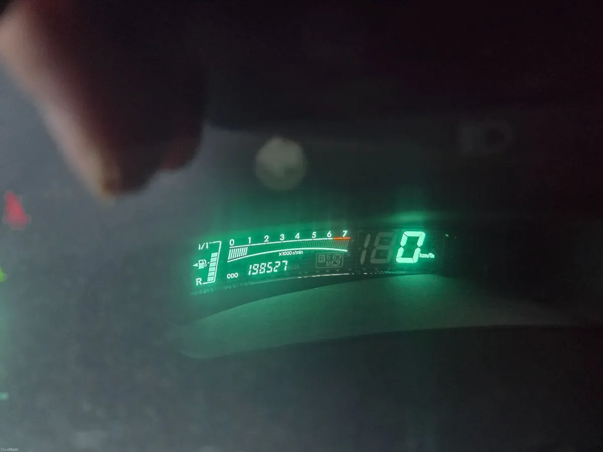 Toyota Yaris 2007 - Image 4