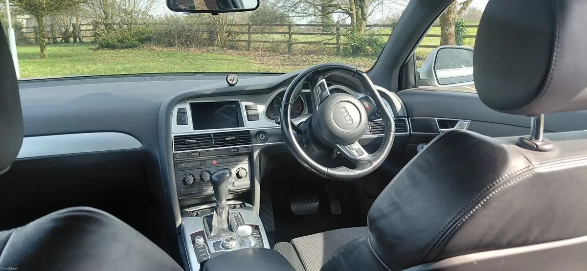 Audi A6 2010 - Image 2