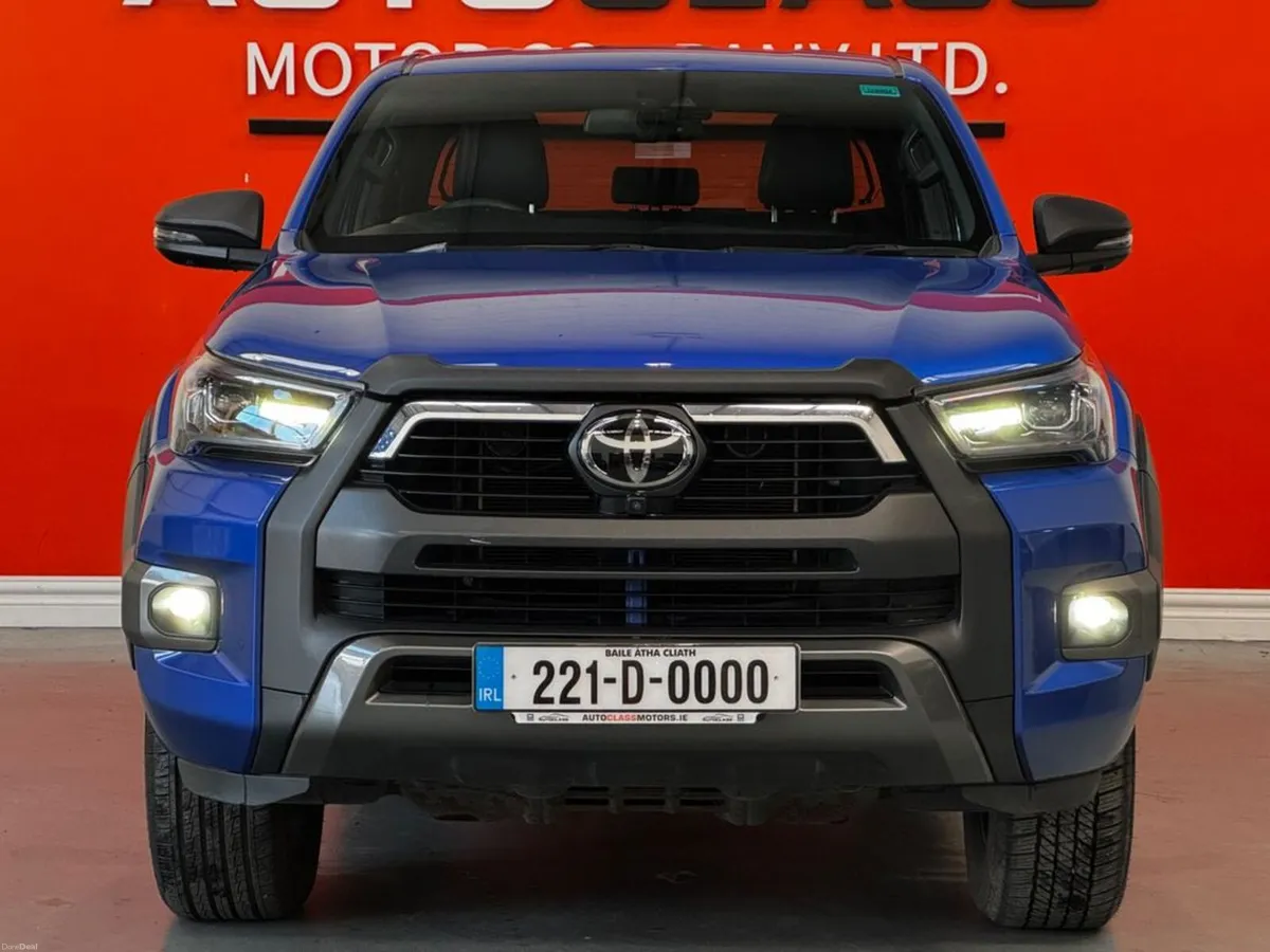 Toyota Hilux INVINCIBLE X 4WD D-4D DCB - Image 2