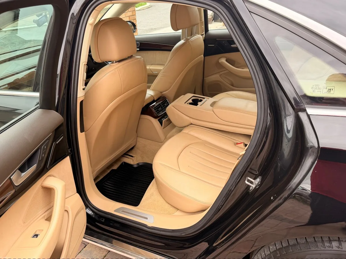 Audi A8 2012 - Image 4