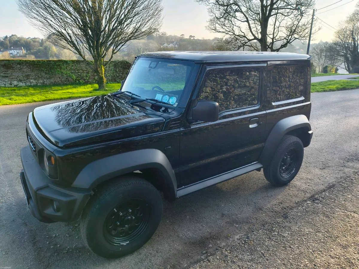 242 C Black Jimny LCV 3DR 1.5 Petrol - Image 4