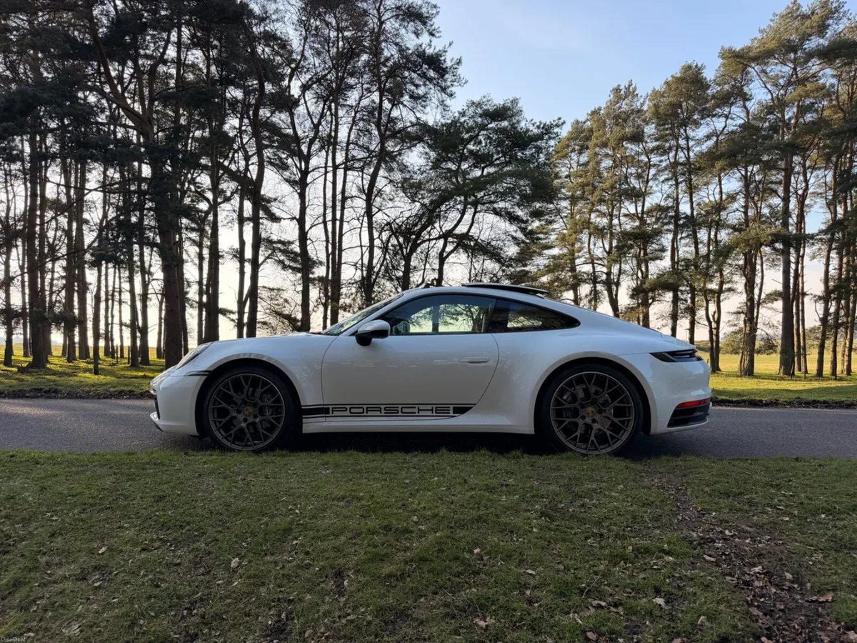 Porsche 911 2021 Very Low KM - Image 4