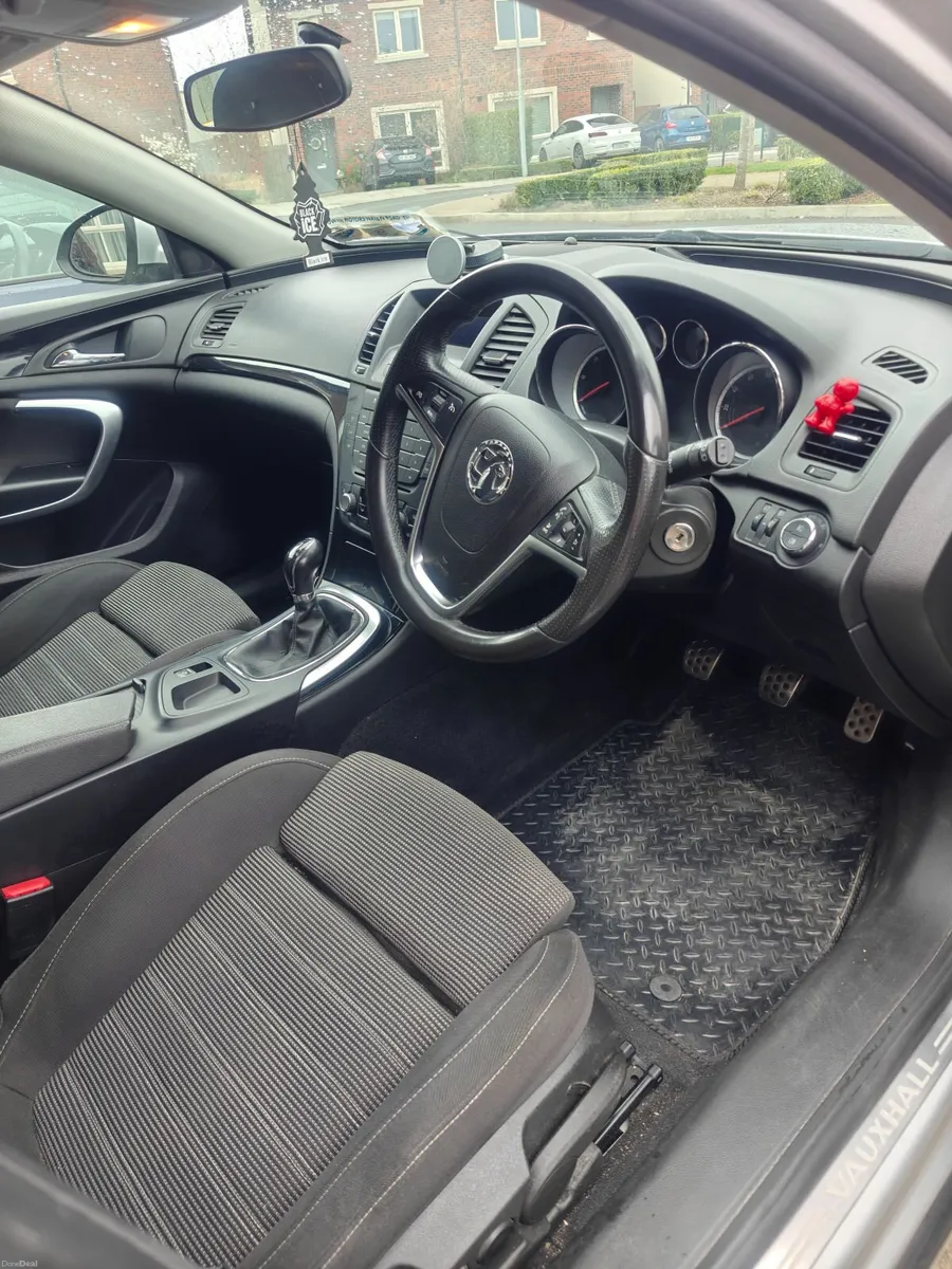 Vauxhall Insignia 2011 - Image 2