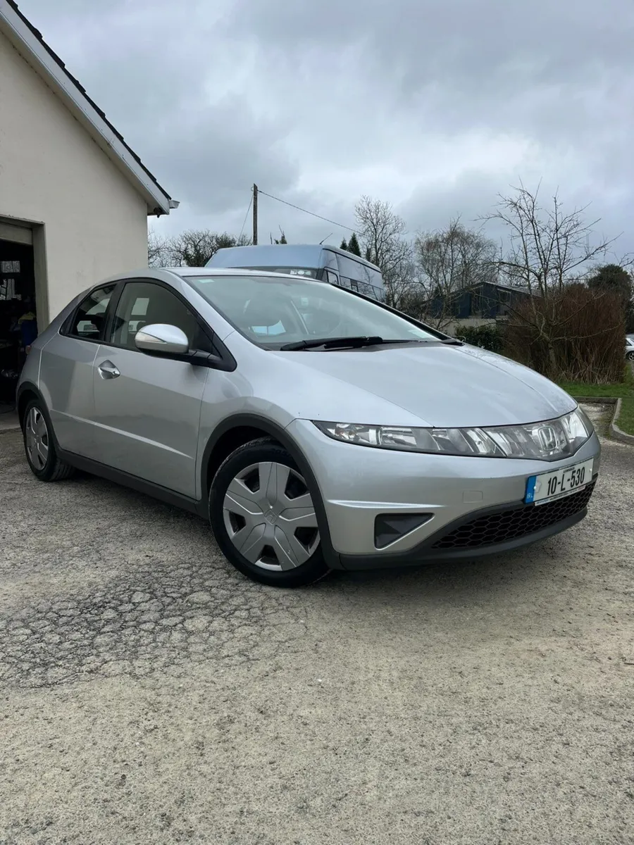 Honda Civic 2010 - Image 1