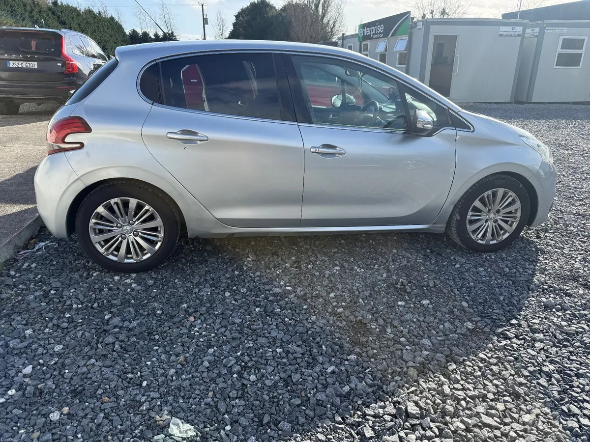 Peugeot 208 2016 - Image 1