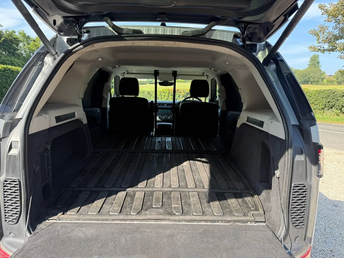 Land Rover Discovery 2019 Full MOT VAT Qualifying - Image 4