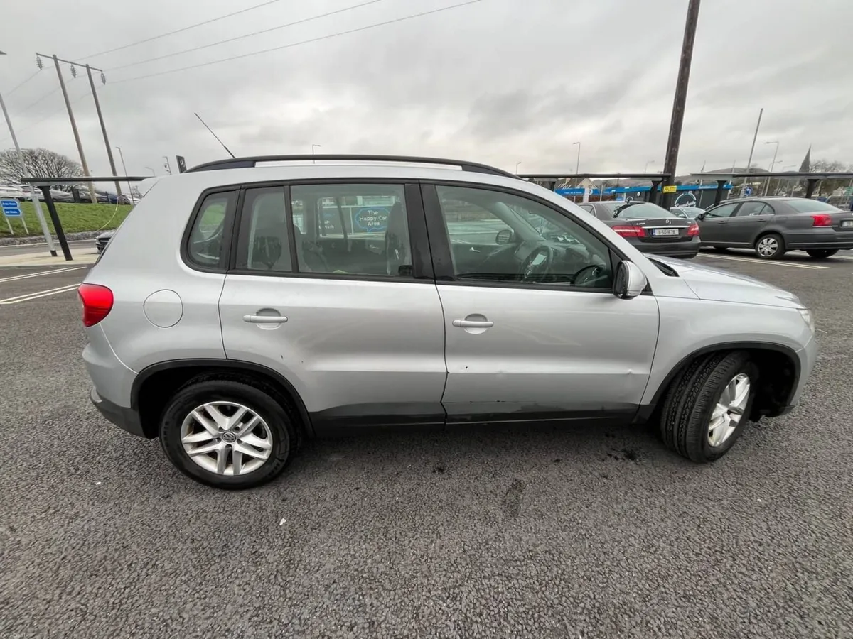 Volkswagen Tiguan 2011 - Image 4