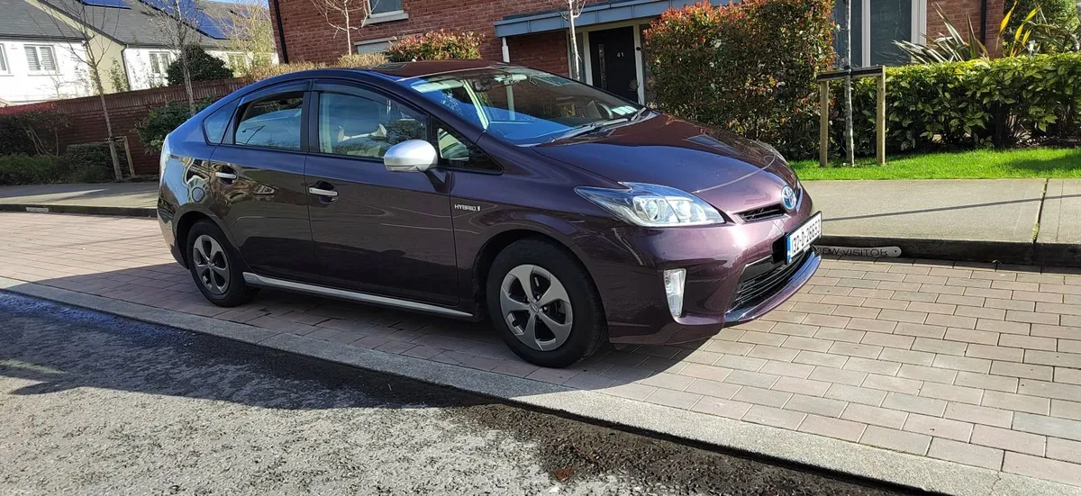 Toyota Prius 2013 November - Image 1