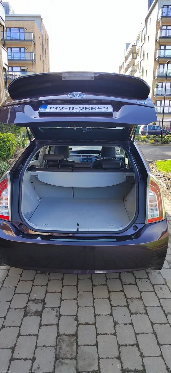 Toyota Prius 2013 November - Image 4