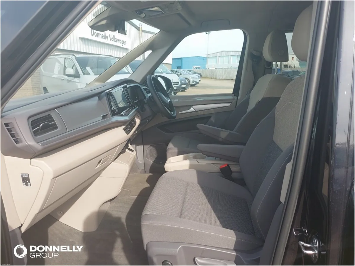 Volkswagen Multivan Estate Life - Image 2