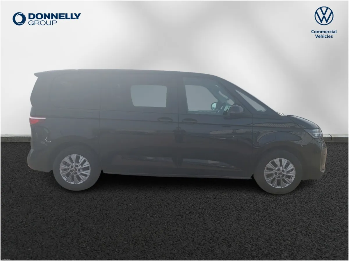 Volkswagen Multivan Estate Life - Image 4