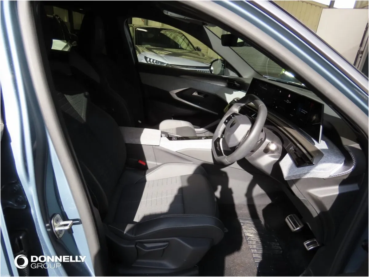 Peugeot 3008 E- Electric Estate GT - Image 3