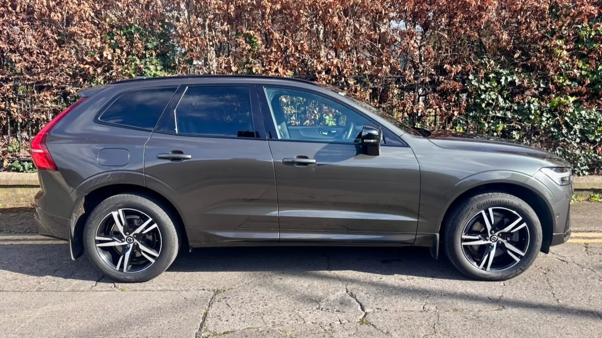 Volvo XC60 T6 Recharge R-Design (221-D) - Image 2