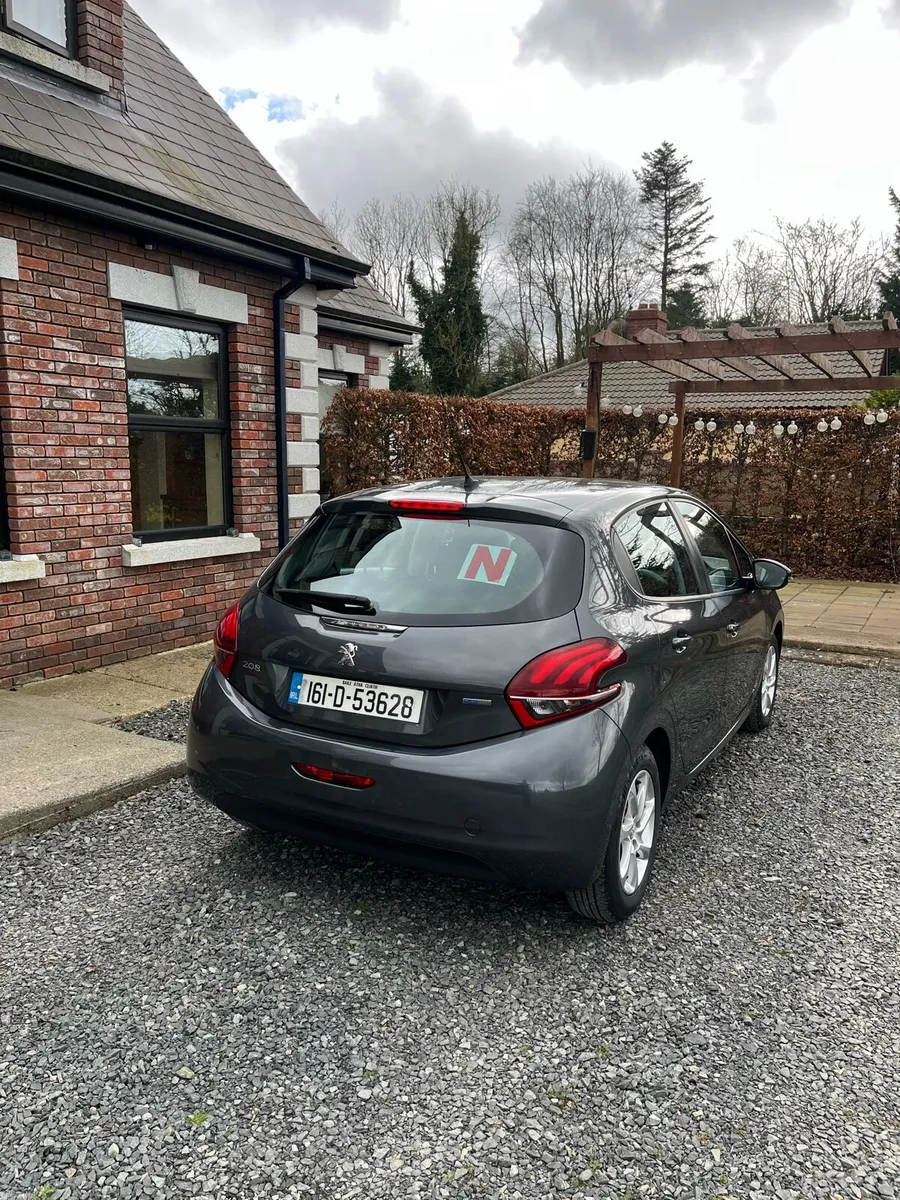 Peugeot 208 - Image 3