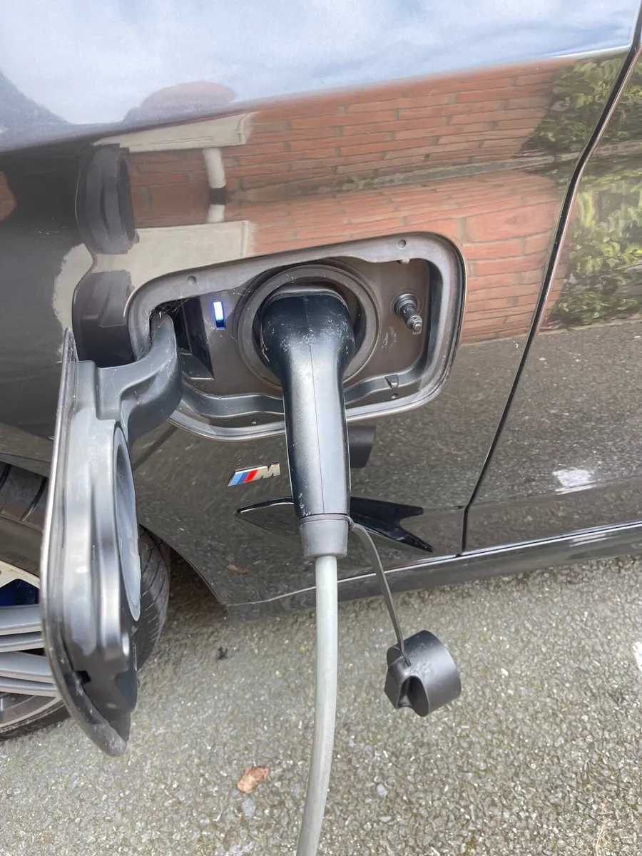 BMW 5-Series 2017 - Image 4