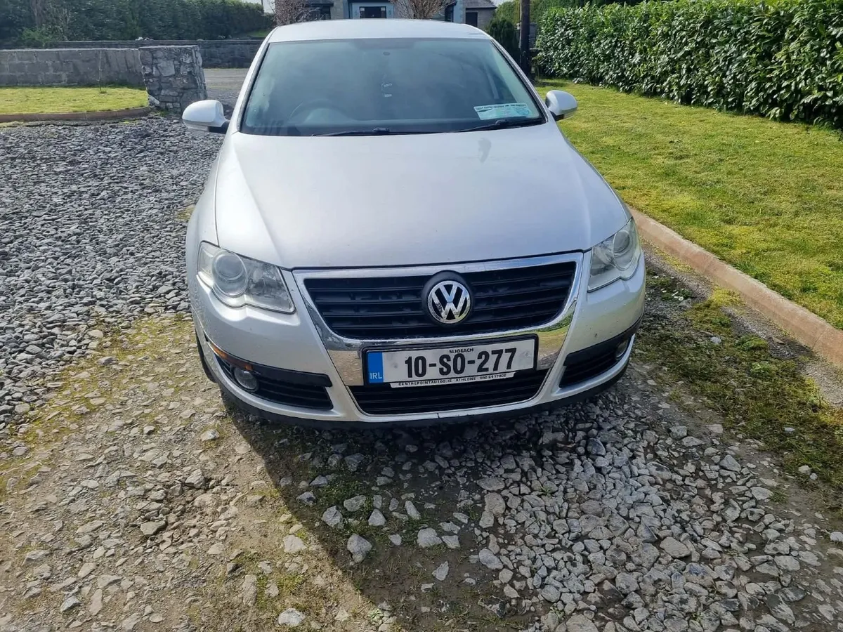 (SOLD) Volkswagen Passat 2010 - Image 3