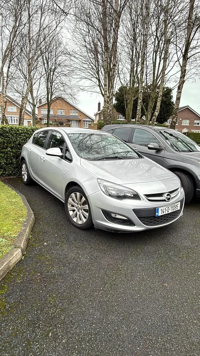Opel Astra 2014 - Image 1