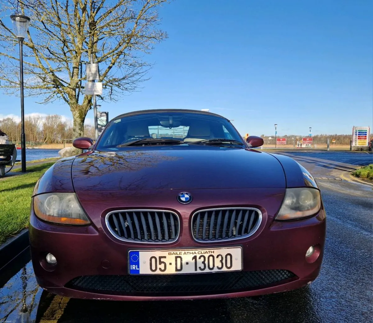 BMW Z4 E85 2.2i SE Roadster, merlot red - Image 3