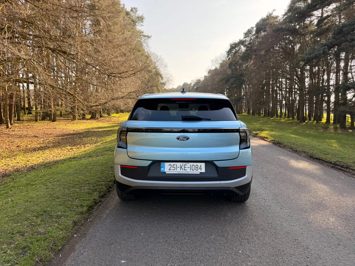 Ford Explorer 2025 Extended Range Factory Options - Image 6