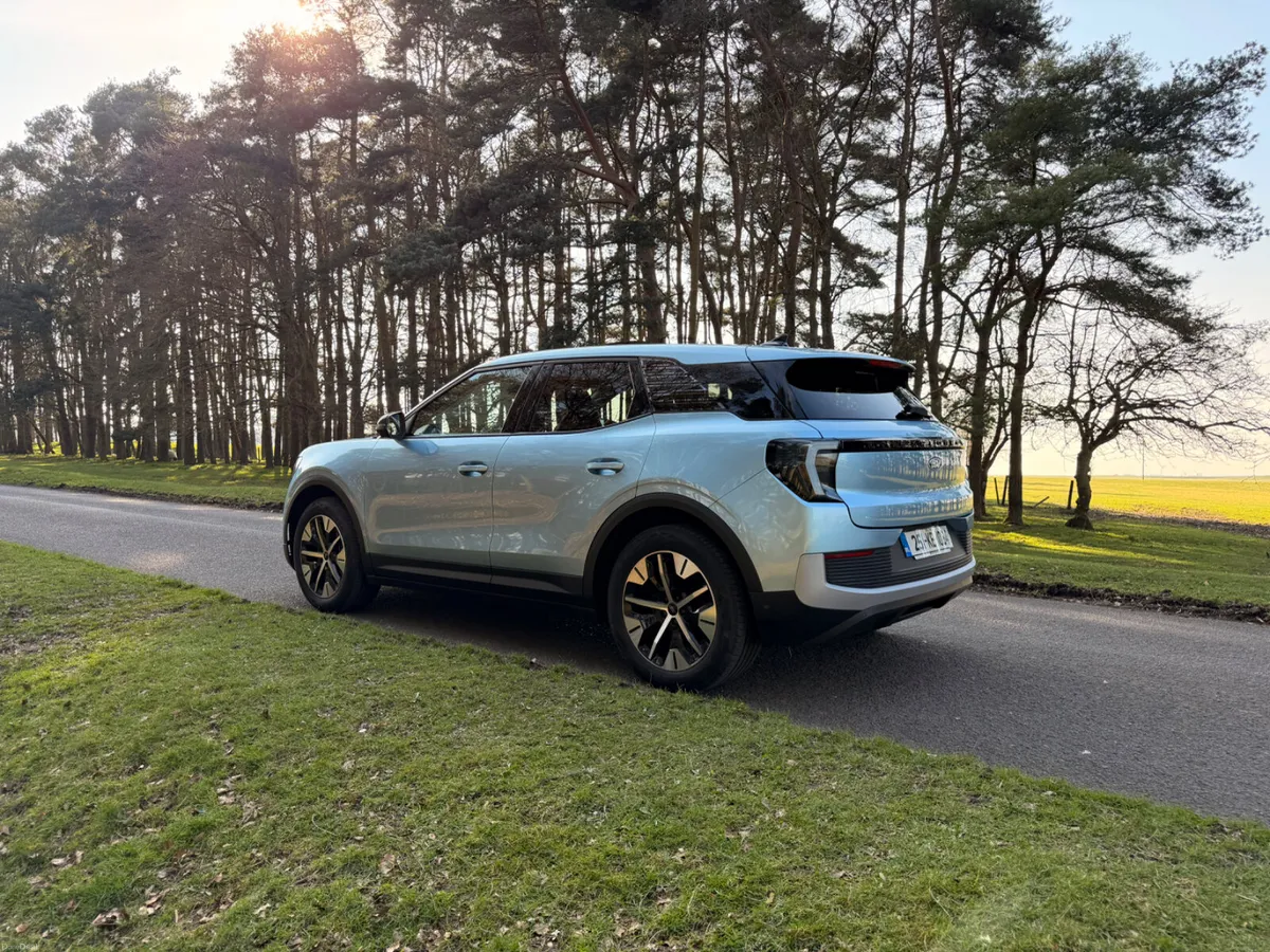 Ford Explorer 2025 Extended Range Factory Options - Image 5