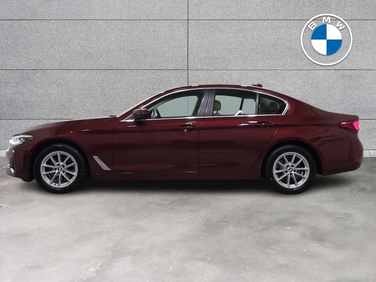 BMW 5-Series 520d SE Saloon - Image 4