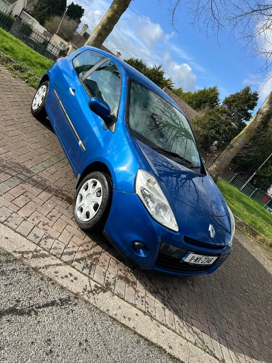 Renault Clio 1.1 petrol manual - Image 1