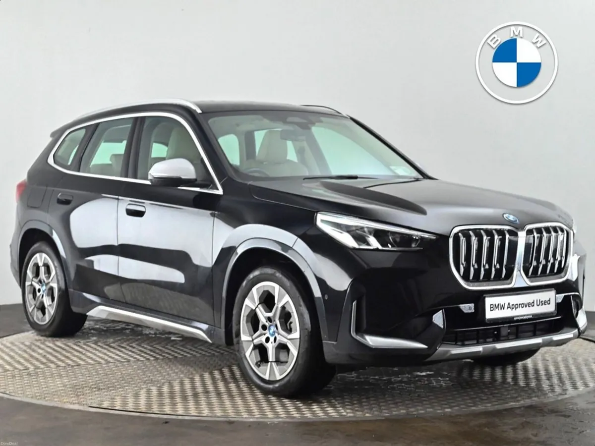 BMW iX1 xDrive30 xLine - Image 1