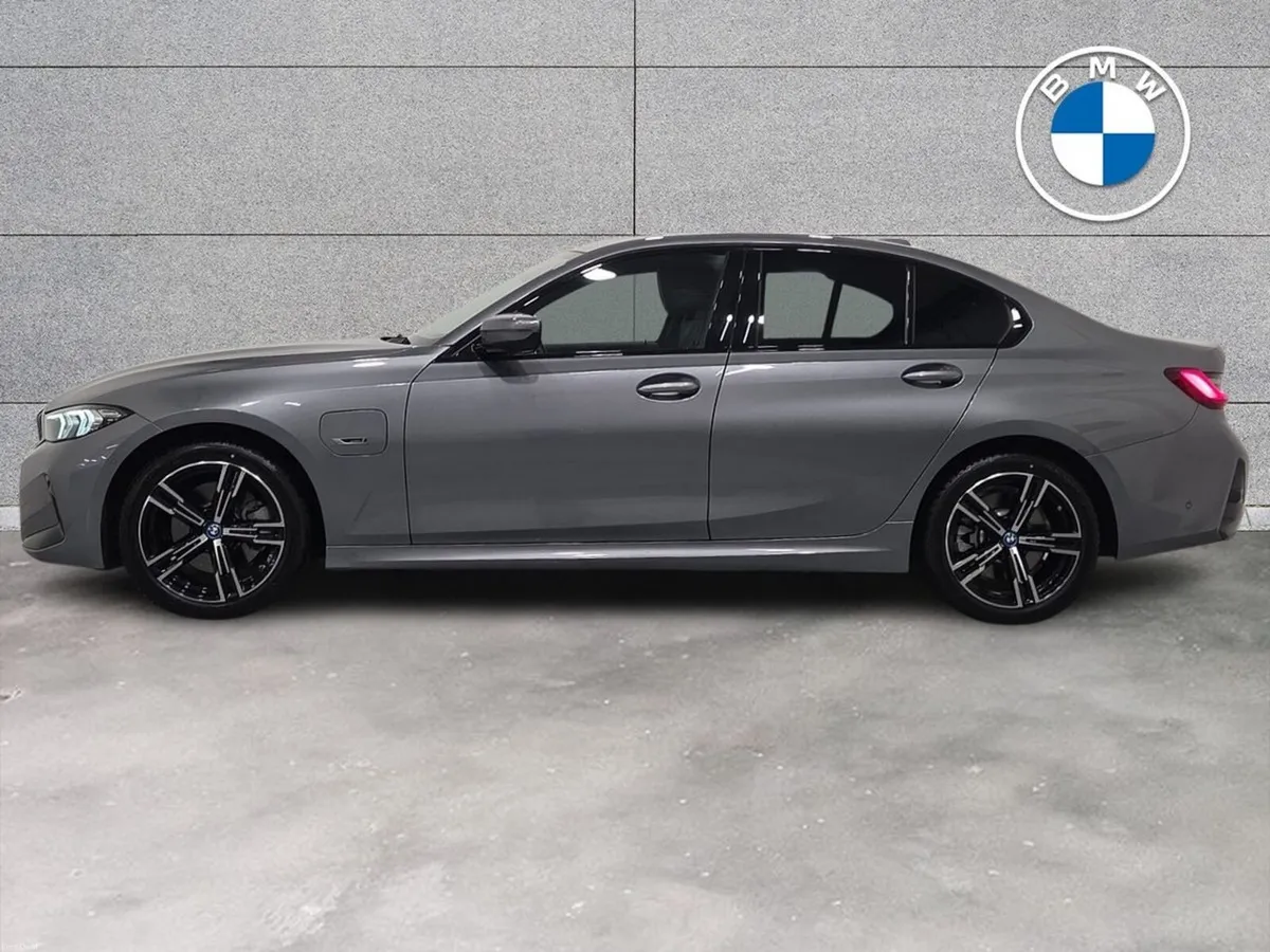 BMW 3-Series 330e M Sport Saloon - Image 4