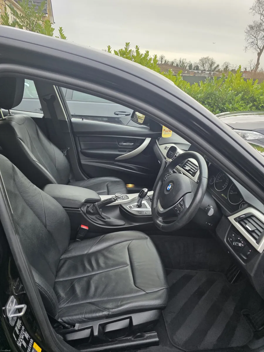 BMW 3-Series 2018 330e full main dealer history - Image 5