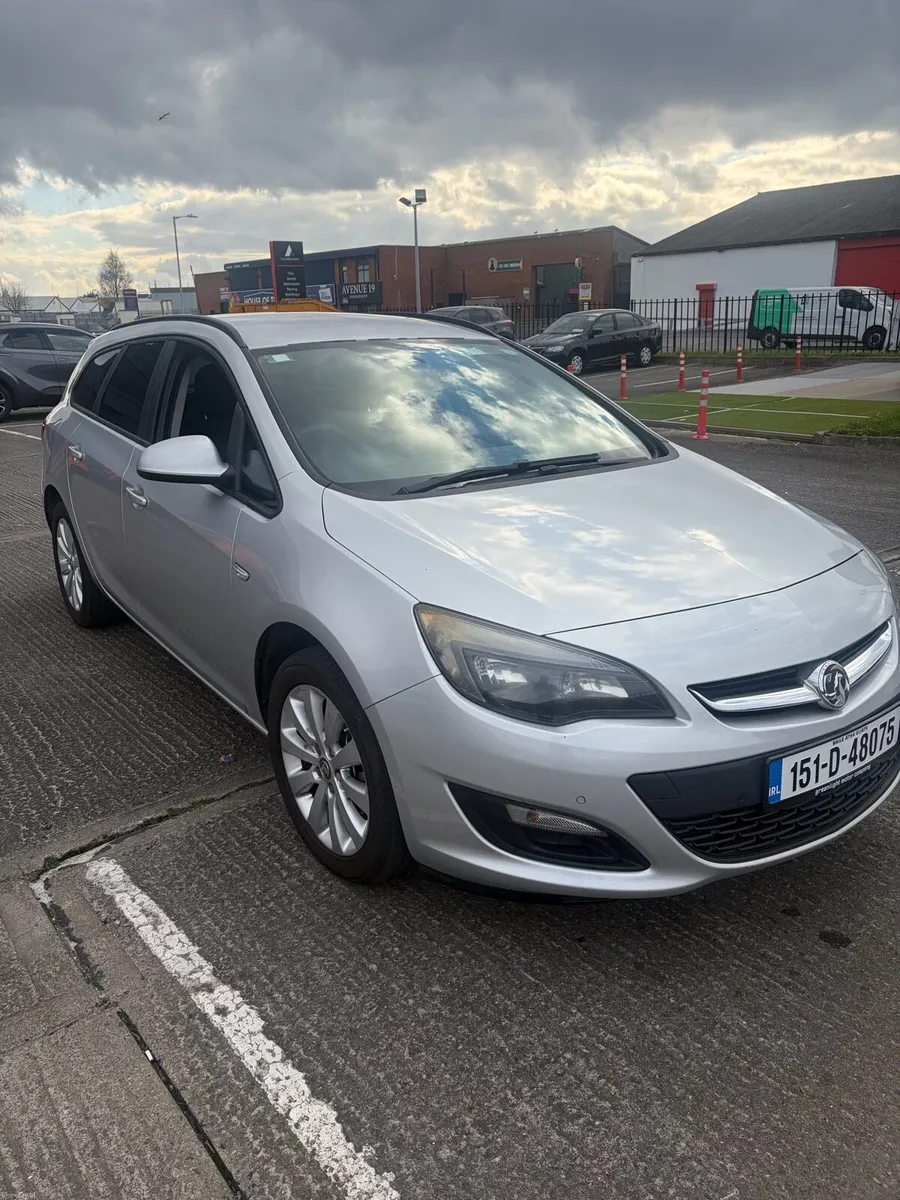 2015 Vauxhall Astra Estate - Image 1