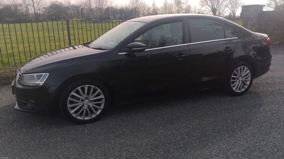 VW Jetta 2.0 TDI Sport Automatic.  Long NCT & Tax - Image 2