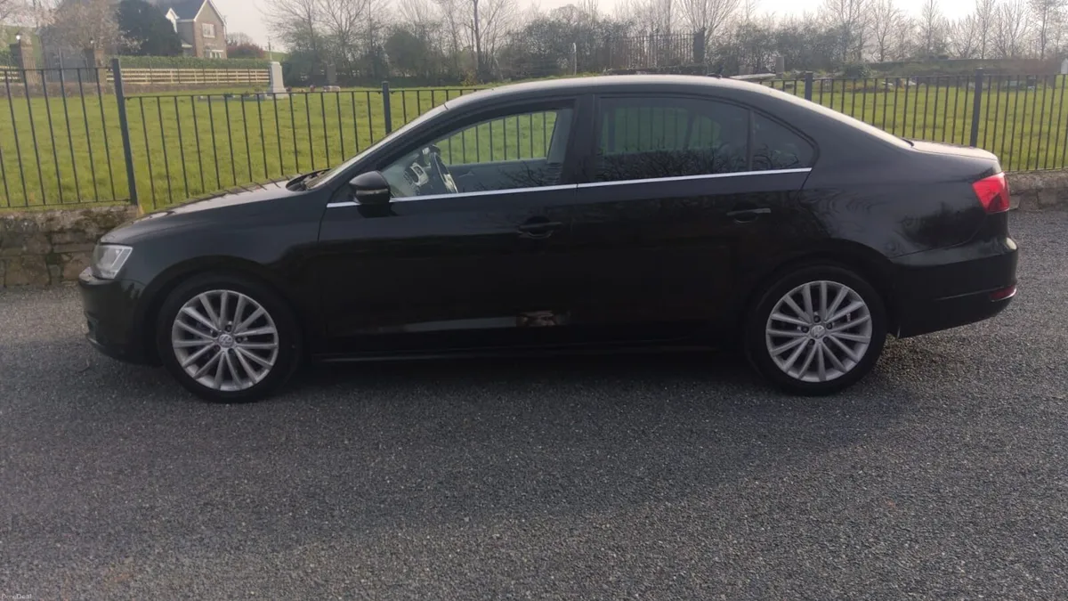 VW Jetta 2.0 TDI Sport Automatic.  Long NCT & Tax - Image 3