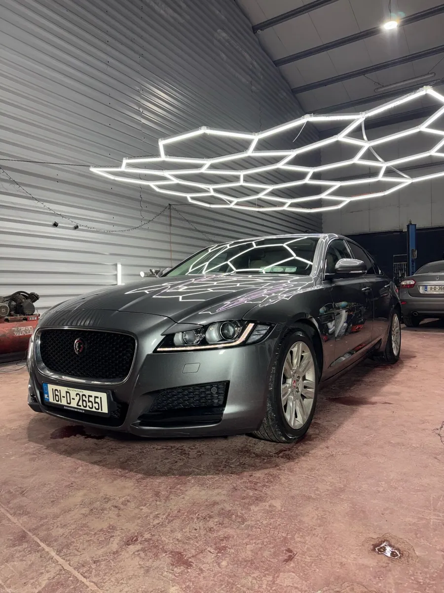 Jaguar XF Prestige - Image 2