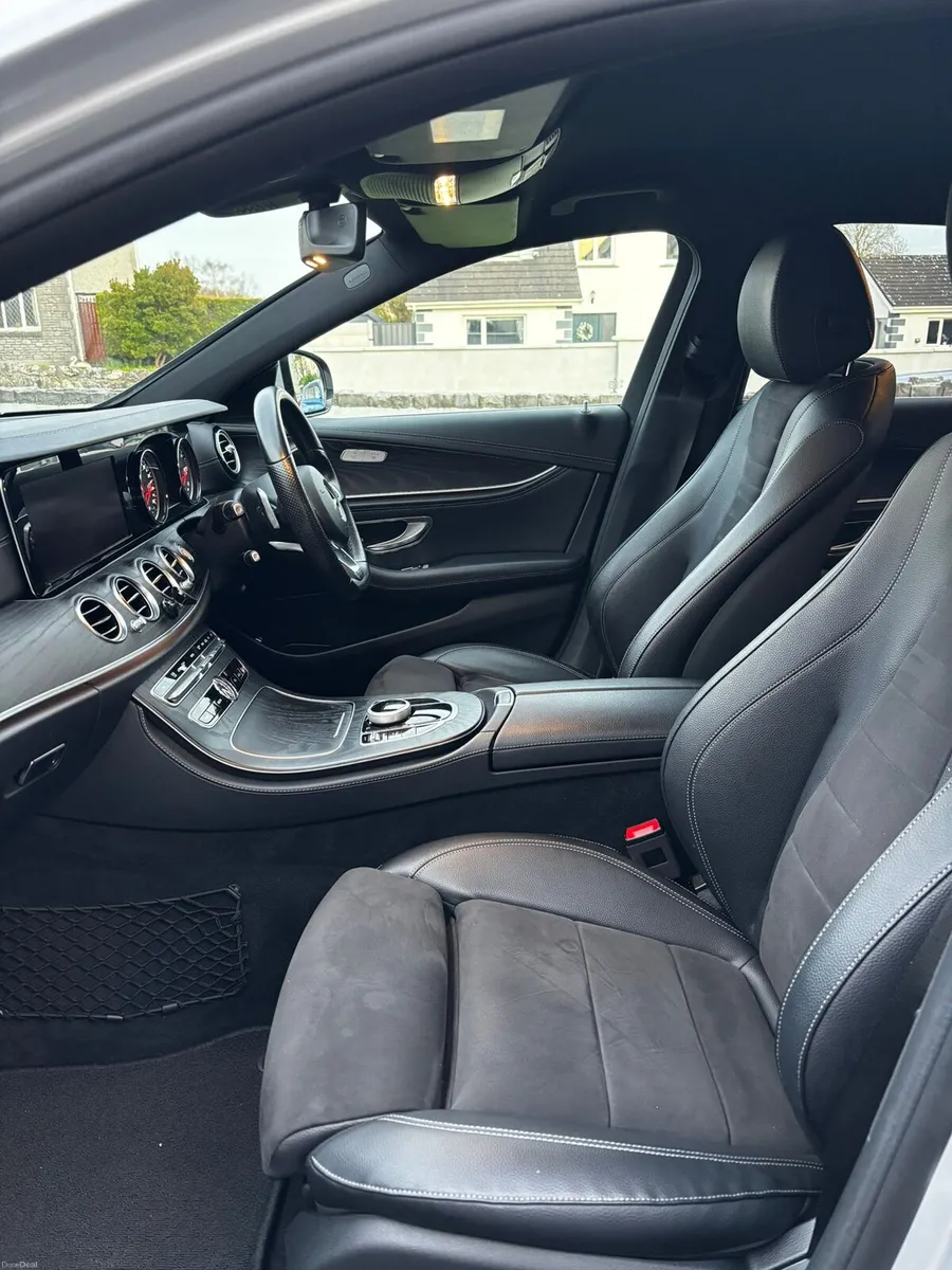 Mercedes Benz - Image 6