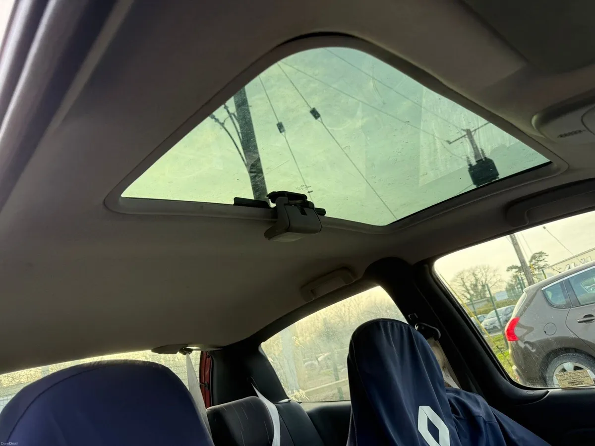 Renault Clio - Image 2