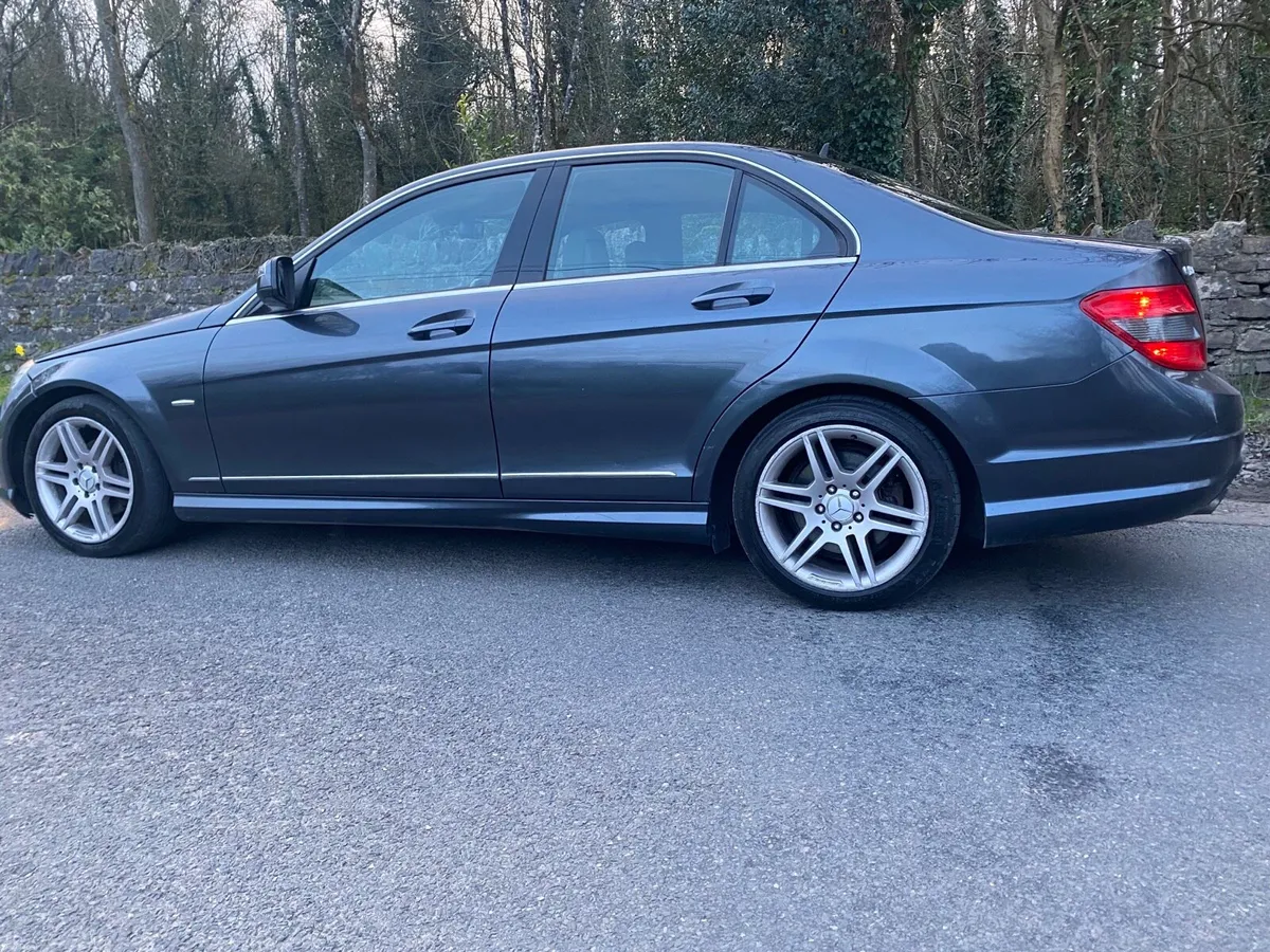 MERCEDES BENZ C180 AMG SPEC AUTO AS NEW 👌 - Image 3